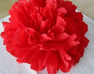 Fleur de papier rouge