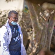 Peinture des bandes blanches de la Cour d’honneur par les élèves de la SEGPA