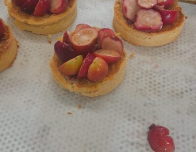 Du champ de goyavier à la pâtisserie.