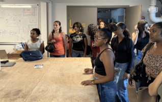 12 filles à la « Journée Filles, Maths et Informatique : une équation lumineuse » !