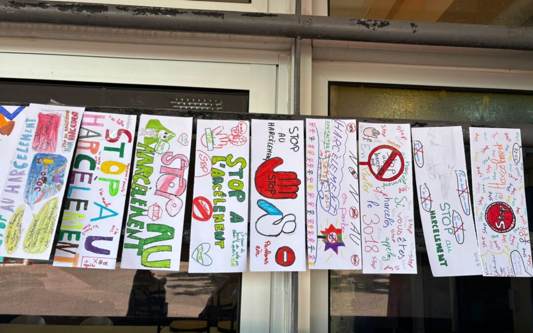 Exposition contre le harcélement