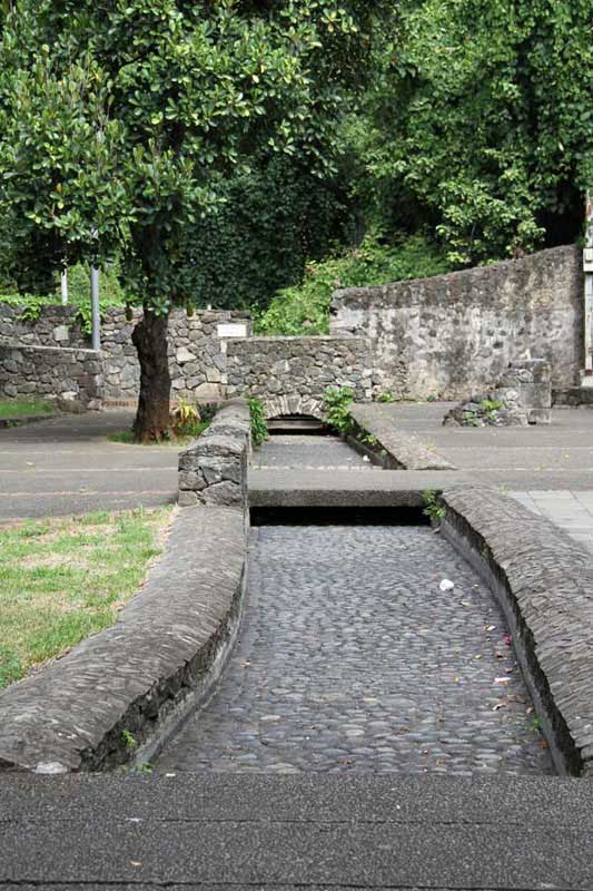 Les vestiges du canal des Moulins
