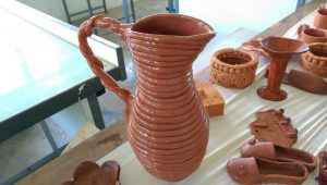 Vase en poterie par M.FESTIN