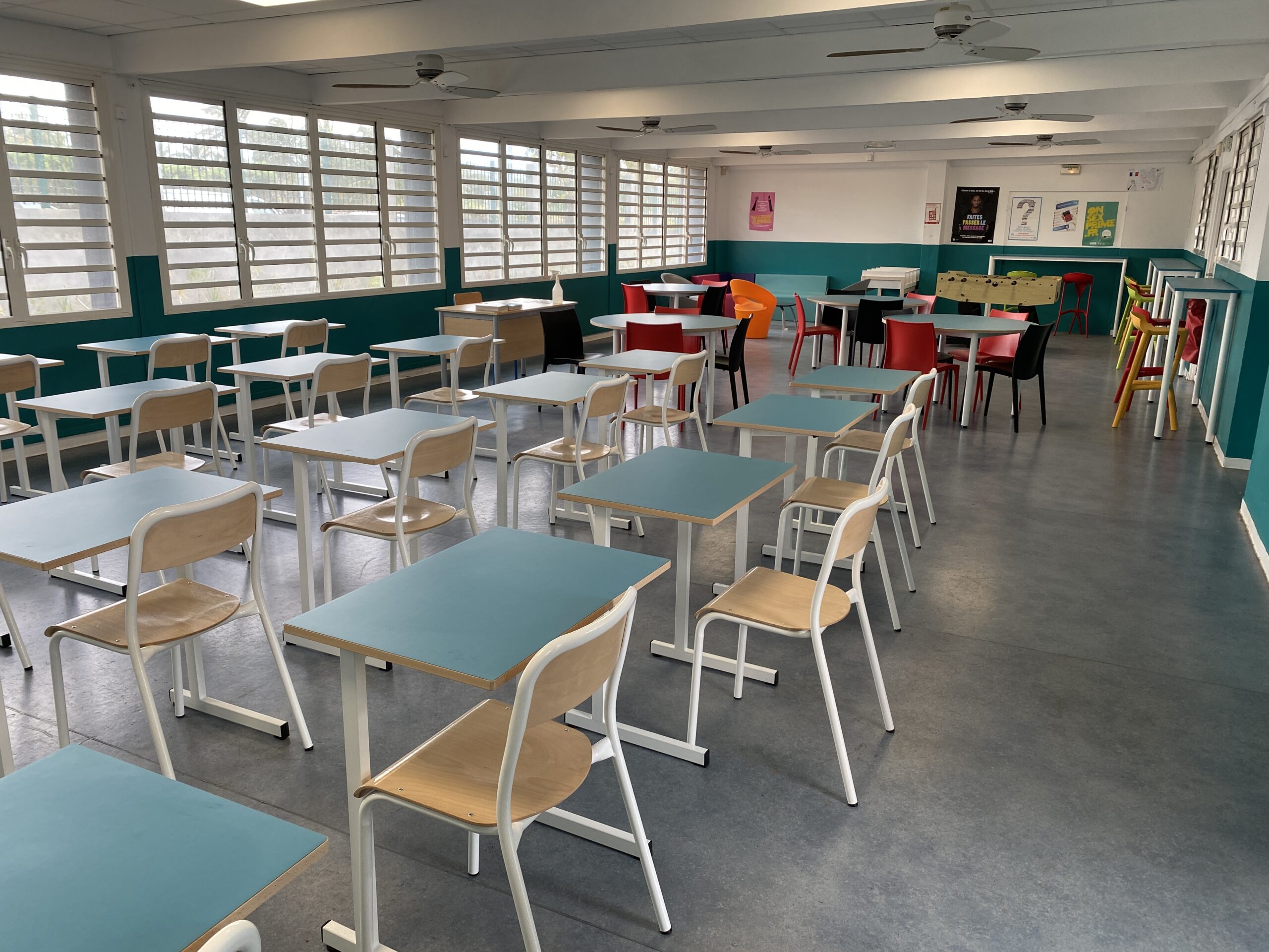 D&rsquo;une salle de permanence à une salle de travail…