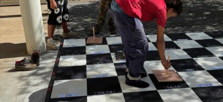 UN ECHIQUIER GEANT AU COLLEGE