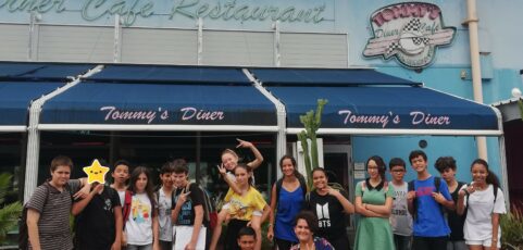 Let’s eat at Tommy’s Diner Cafe!