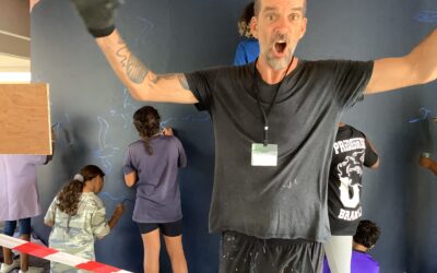 Classe TAAF : Des bombes de couleur pour le Gorfou Sauteur