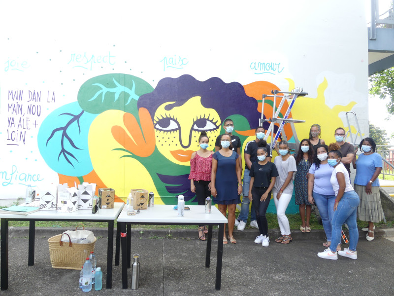 Une fresque pour dire NON au harcèlement scolaire