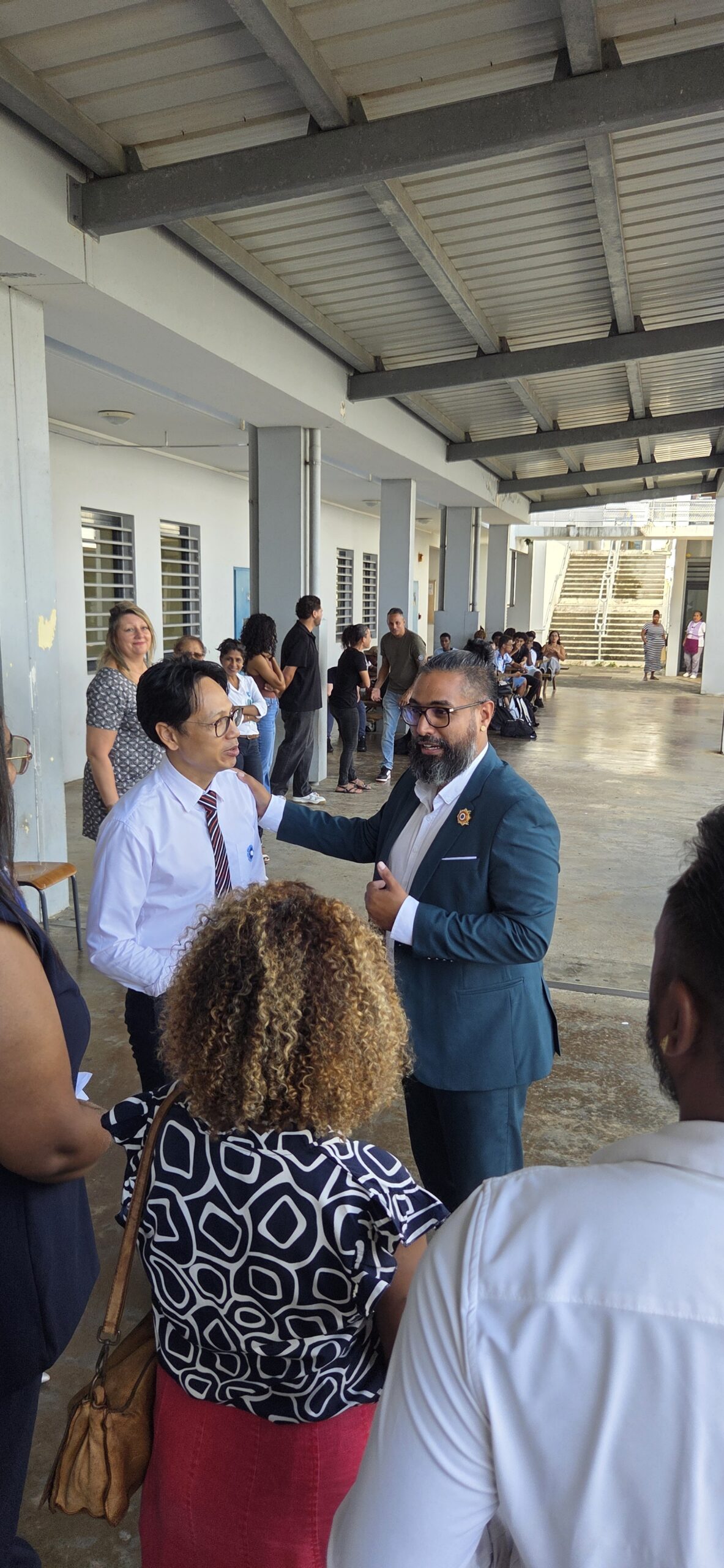 Le Proviseur et le Maire