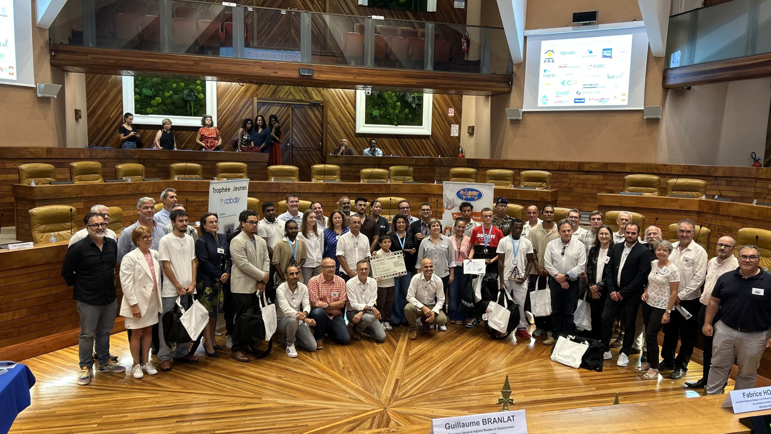 Les jeunes participants du concours Cobaty