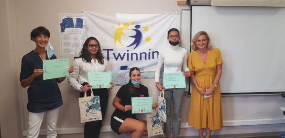 Projet eTwinning : Félicitations à Râbiha AMAD, Emilie DESPIAU et Alya MALL