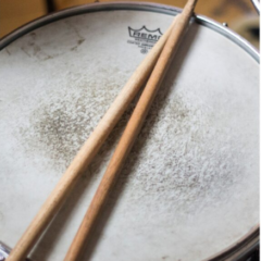 Initiation aux percussions brésiliennes à l’Internat d’Excellence