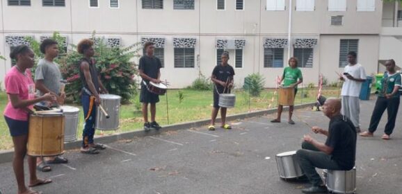 Projet percussions par les internes pour la nuit du foot et du hand