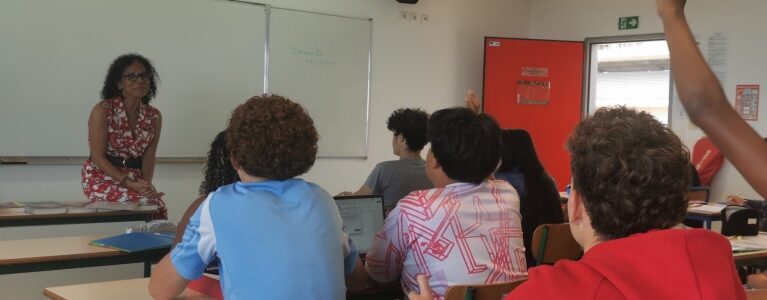 L&rsquo;autrice réunionnaise Bernadette THOMAS au lycée