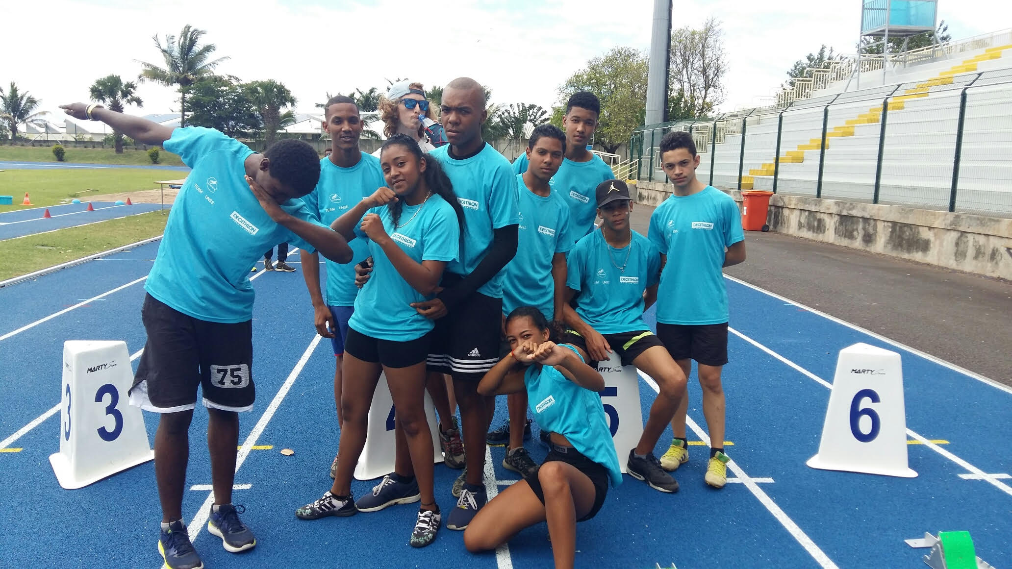 Compétition d’athlétisme UNSS, nos élèves finissent troisième.