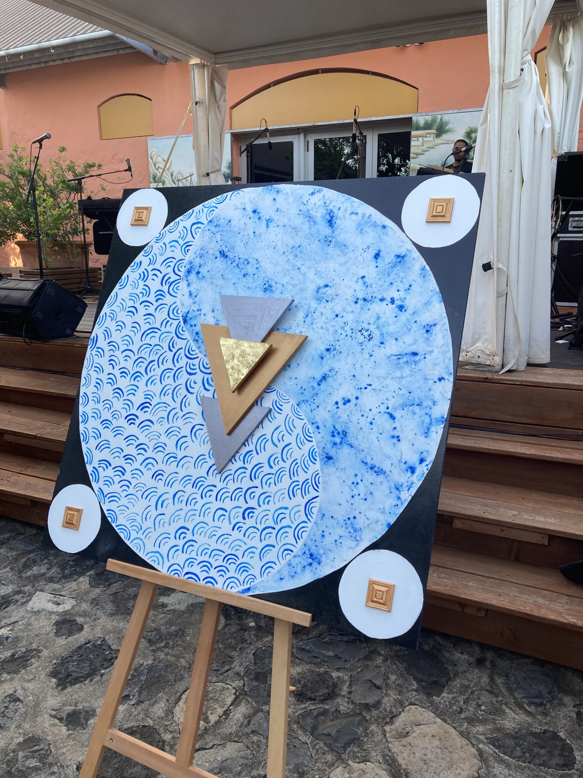 Les travaux des seconde BTP1 Peinture du LP Roches Maigres exposés au MADOI