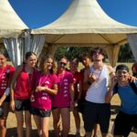 Elèves qui posent avec leur médaille